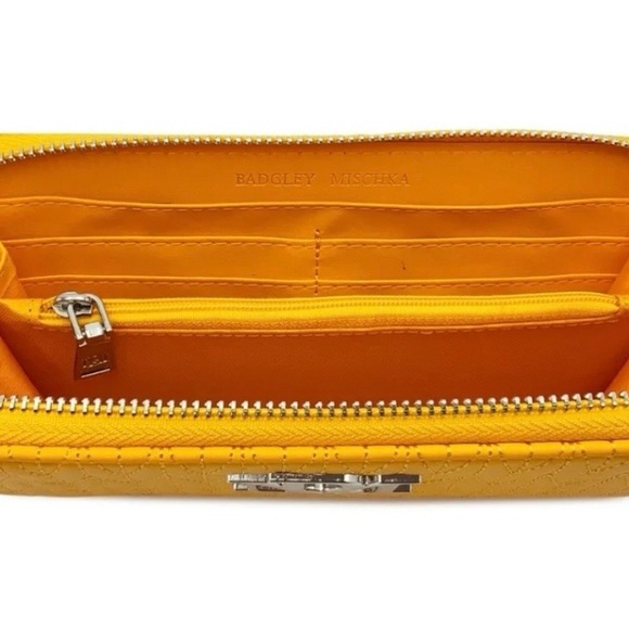 Badgley Mischka vegan leather wallet retail $49 - Picture 5 of 5